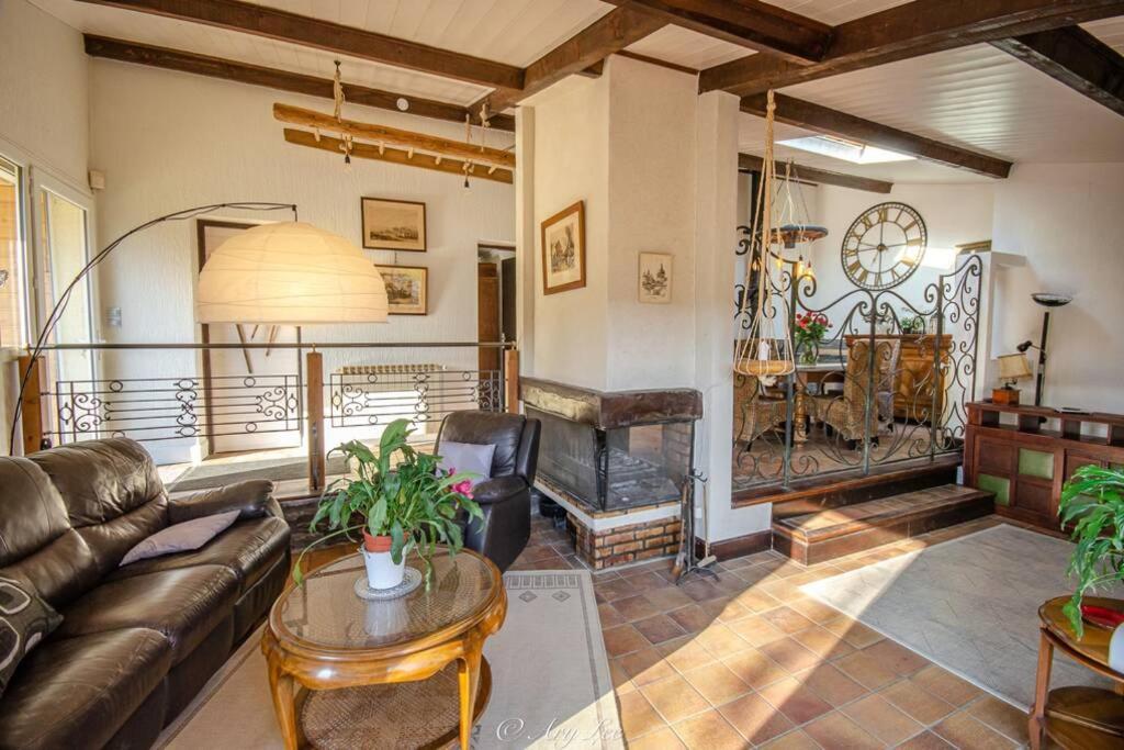 Gite Du Mont Plaisir Villa Chouvigny Eksteriør billede